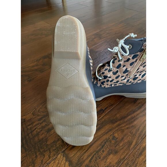 Gently Used Sperry Syren Gulf Leopard Duck Casual Boots - Picture 4 of 4